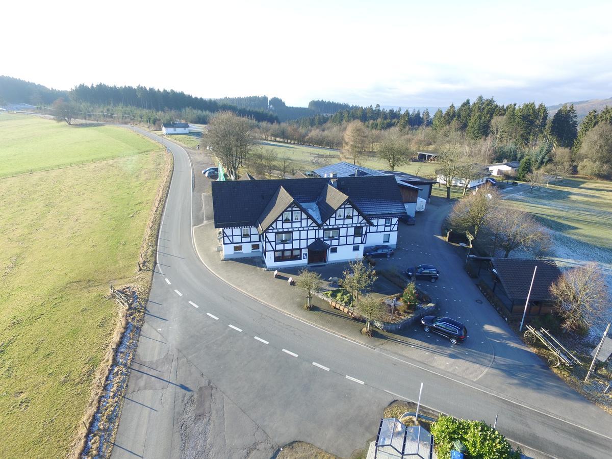 Landgasthof Rademacher Finnentrop Esterno foto